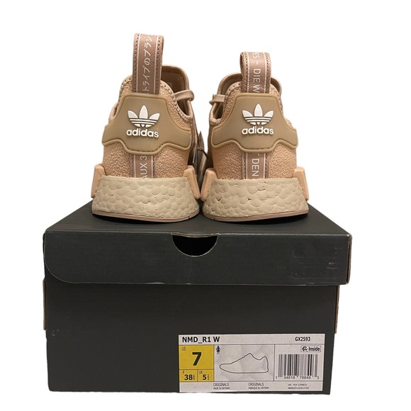 “Rare” NWT Adidas GX2593 NMD_R1 W Ash Pearl Beige
Sneaker Size 7